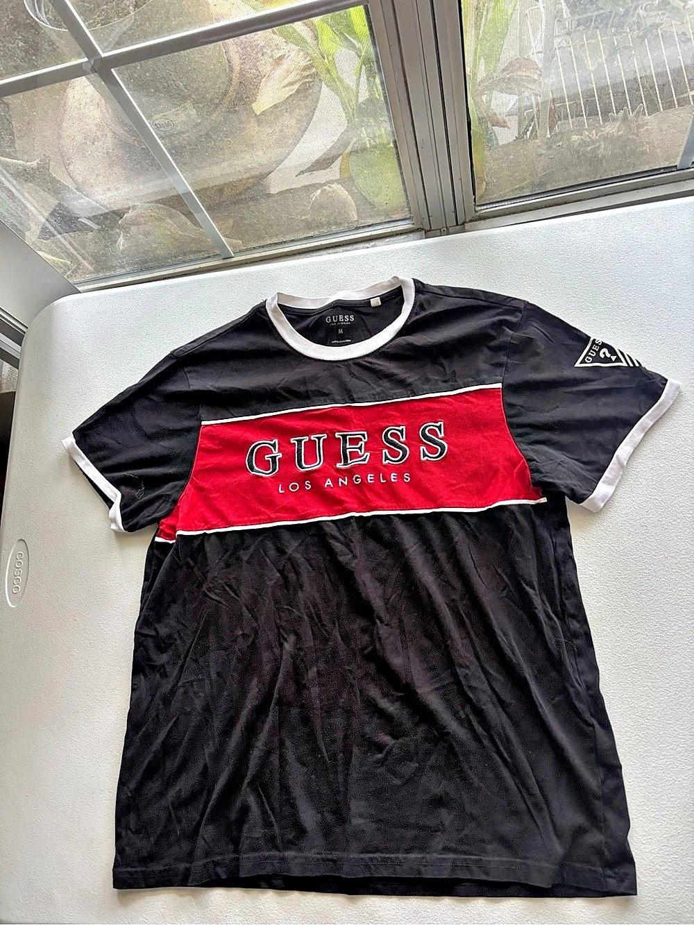 GUESS Los Angeles Colorblock Ringer T-Shirt Black & Red Medium